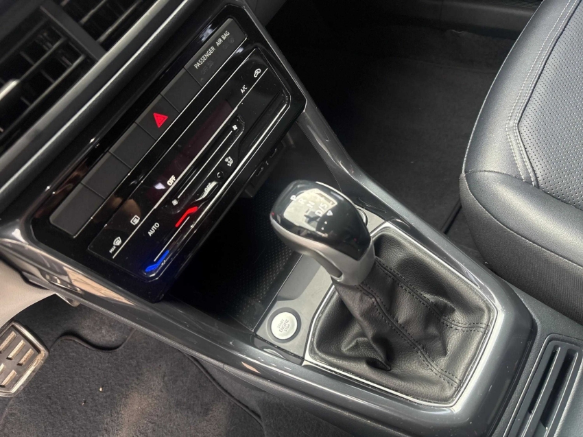 Volkswagen-T-CROSS-1.4 250 TSI TOTAL FLEX HIGHLINE AUTOMÁTICO