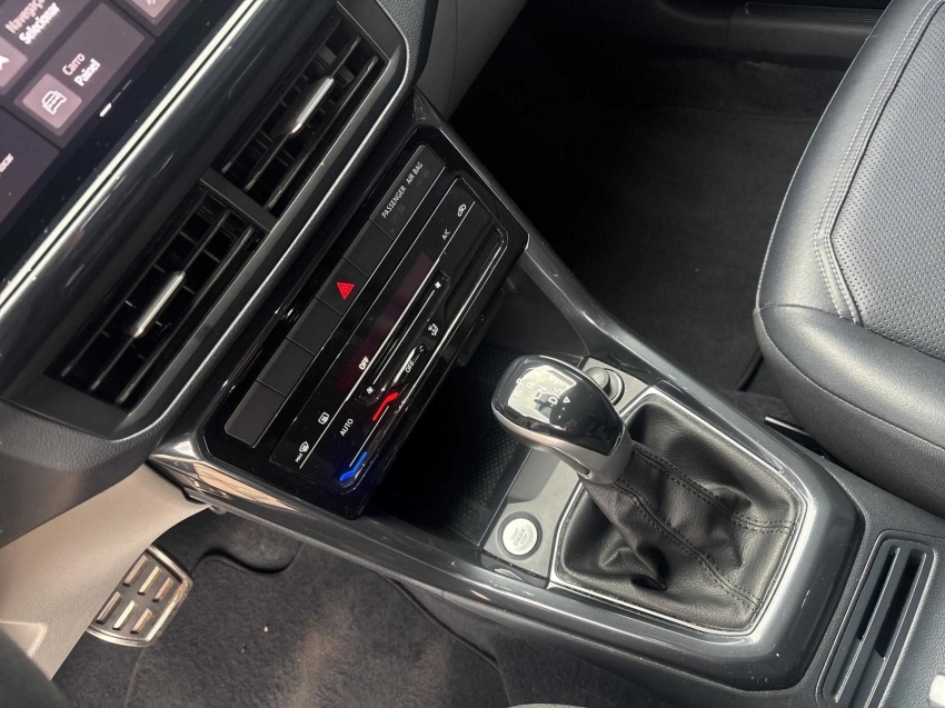 Volkswagen-T-CROSS-1.4 250 TSI TOTAL FLEX HIGHLINE AUTOMÁTICO