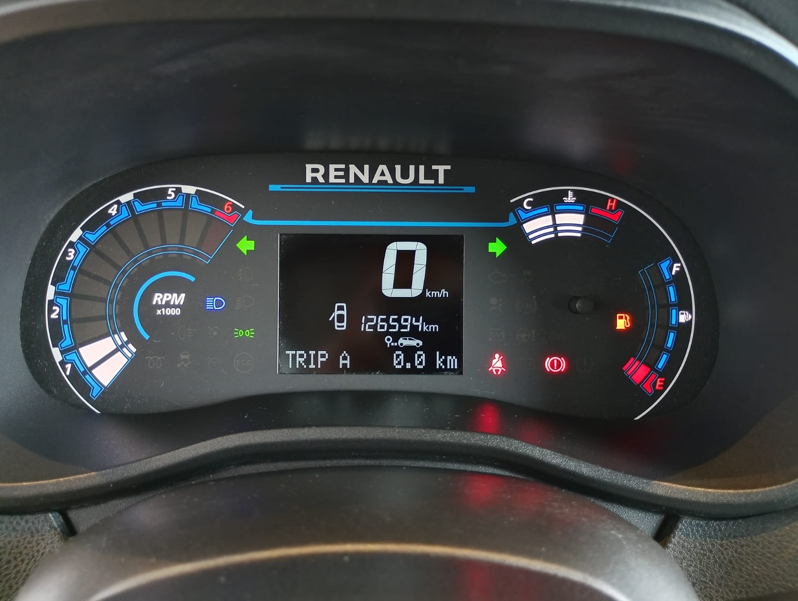 Renault-KWID-KWID Intense 1.0 Flex 12V 5p Mec.