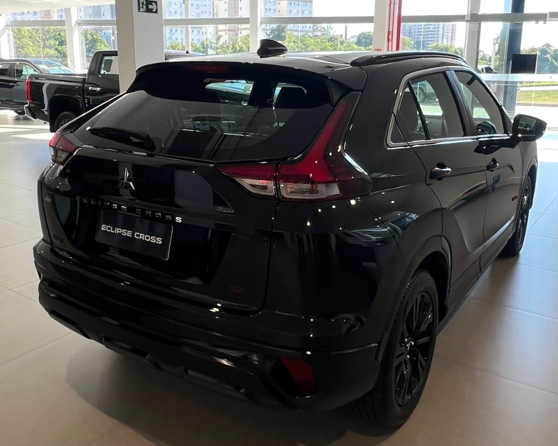 Mitsubishi-ECLIPSE CROSS-1.5 MIVEC TURBO GASOLINA HPE BLACK CVT