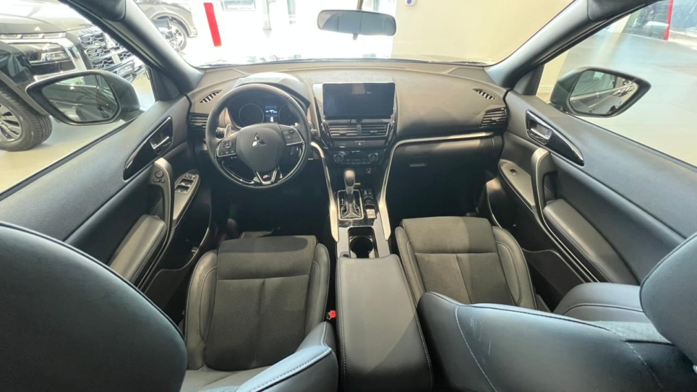 Mitsubishi-ECLIPSE CROSS-1.5 MIVEC TURBO GASOLINA HPE BLACK CVT