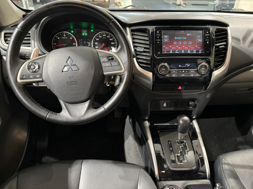 Mitsubishi-L200 TRITON-2.4 16V TURBO DIESEL SPORT HPE CD 4P 4X4 AUTOMÁTICO