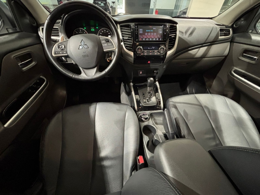 Mitsubishi-L200 TRITON-2.4 16V TURBO DIESEL SPORT HPE CD 4P 4X4 AUTOMÁTICO