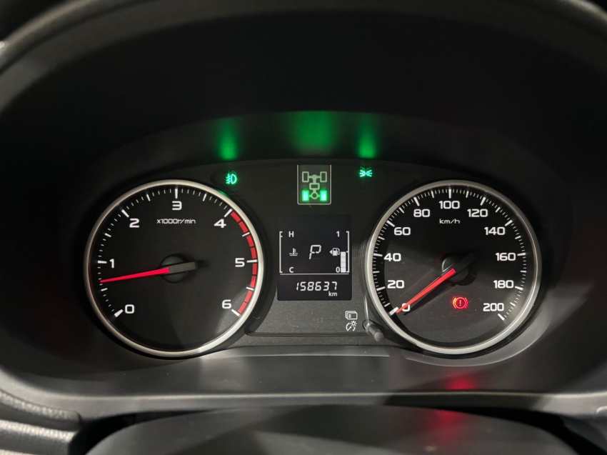 Mitsubishi-L200 TRITON-2.4 16V TURBO DIESEL SPORT HPE CD 4P 4X4 AUTOMÁTICO