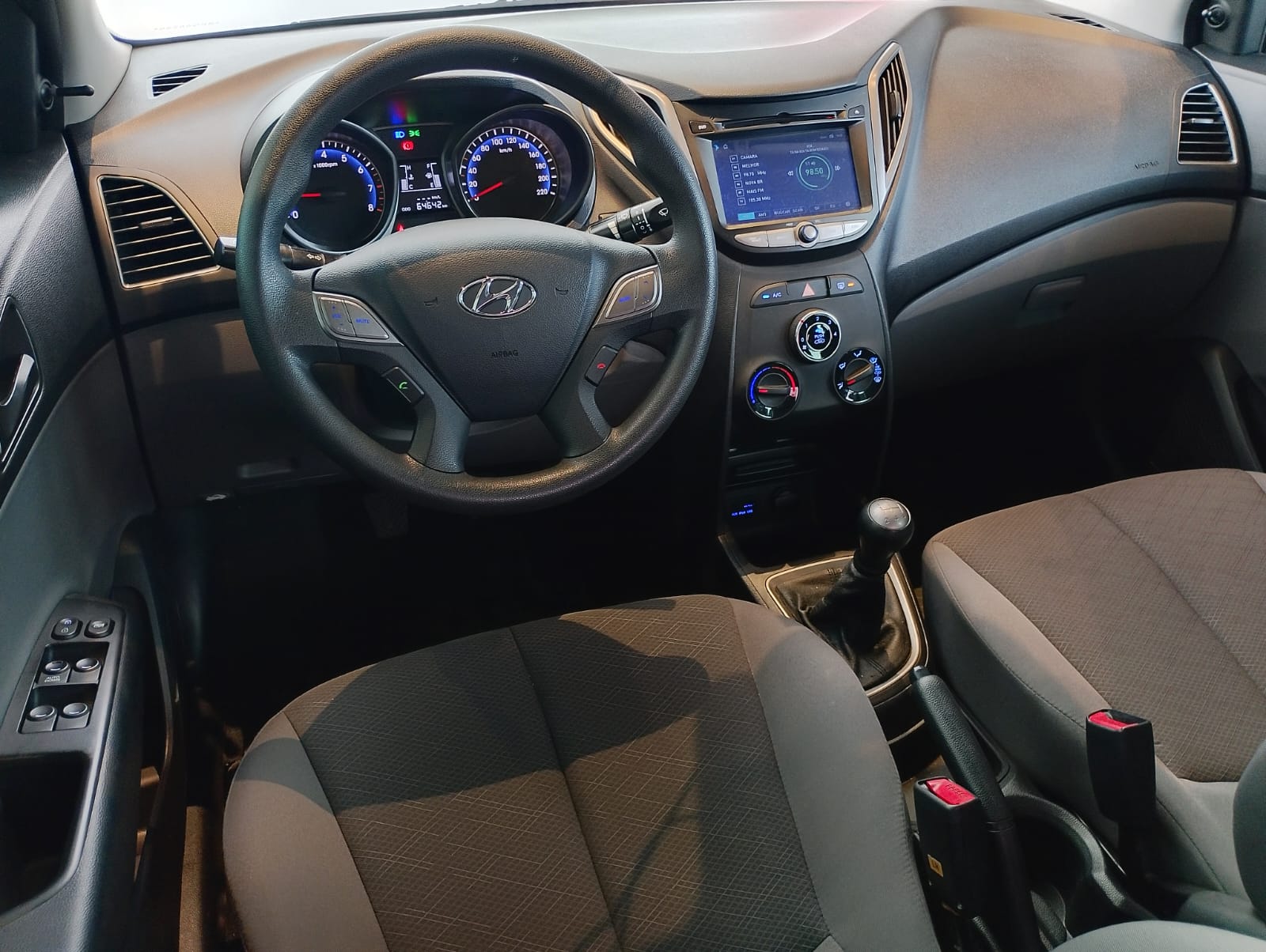 Hyundai-HB20S-HB20S Unique 1.0 Flex 12V Mec.