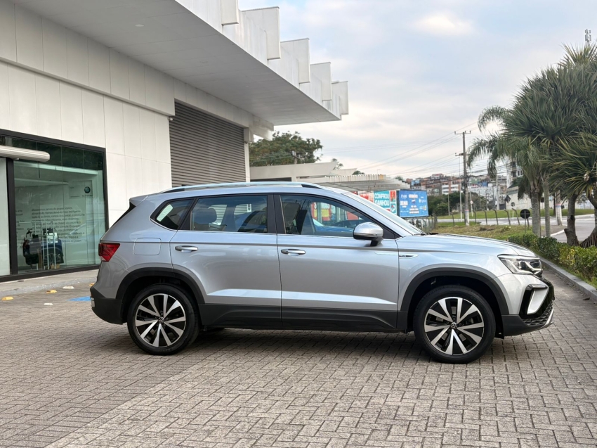 Volkswagen-TAOS-1.4 250 TSI TOTAL FLEX HIGHLINE AUTOMÁTICO