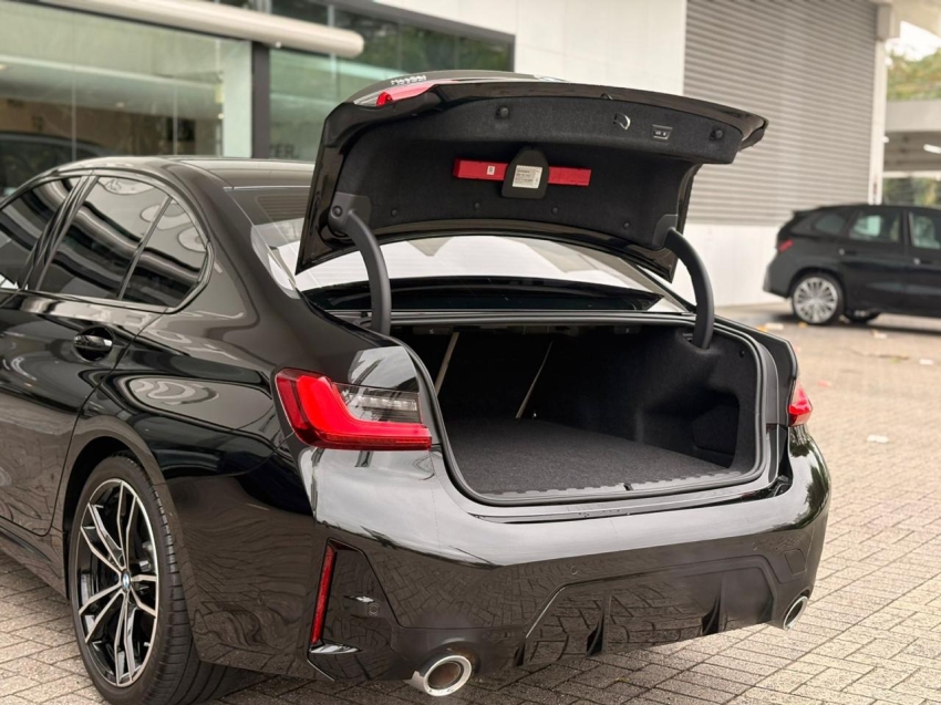 BMW-320i-2.0 16V TURBO FLEX M SPORT AUTOMÁTICO