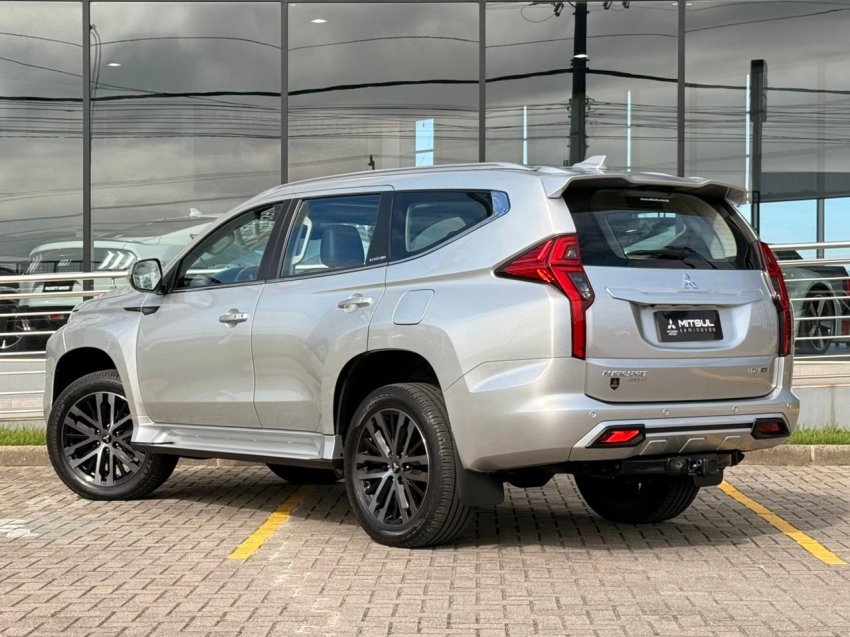 Mitsubishi-PAJERO SPORT-2.4 16V MIVEC TURBO DIESEL LEGEND AWD AUTOMÁTICO
