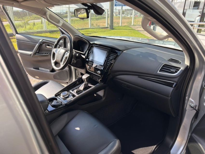 Mitsubishi-PAJERO SPORT-2.4 16V MIVEC TURBO DIESEL LEGEND AWD AUTOMÁTICO