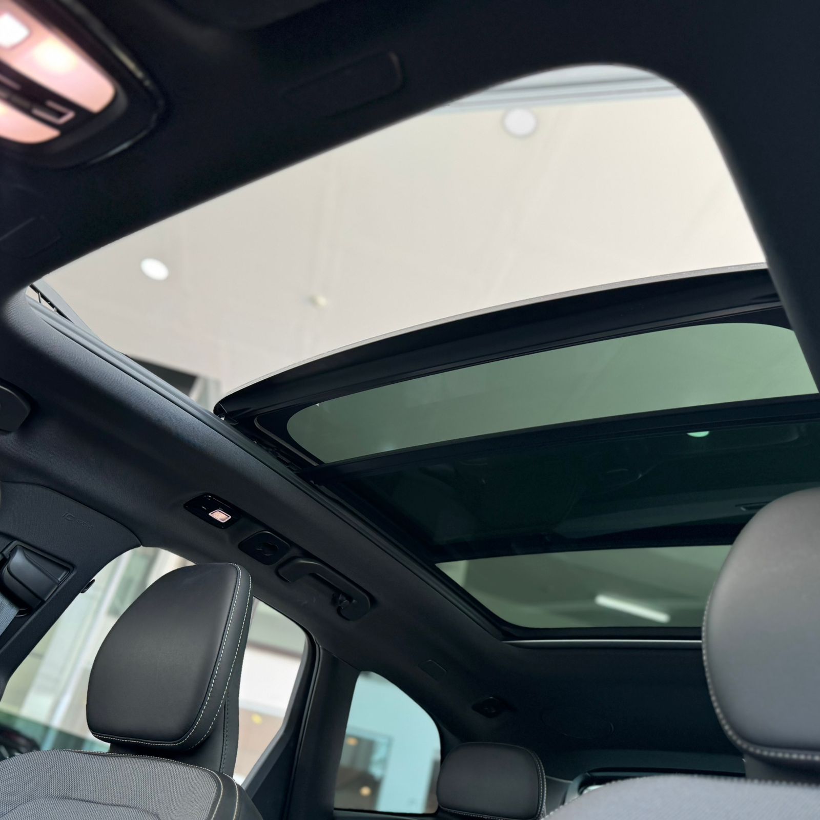 Volvo-XC 60-XC 60 T-8 Ultim.Dark 2.0 AWD (Híbrido)