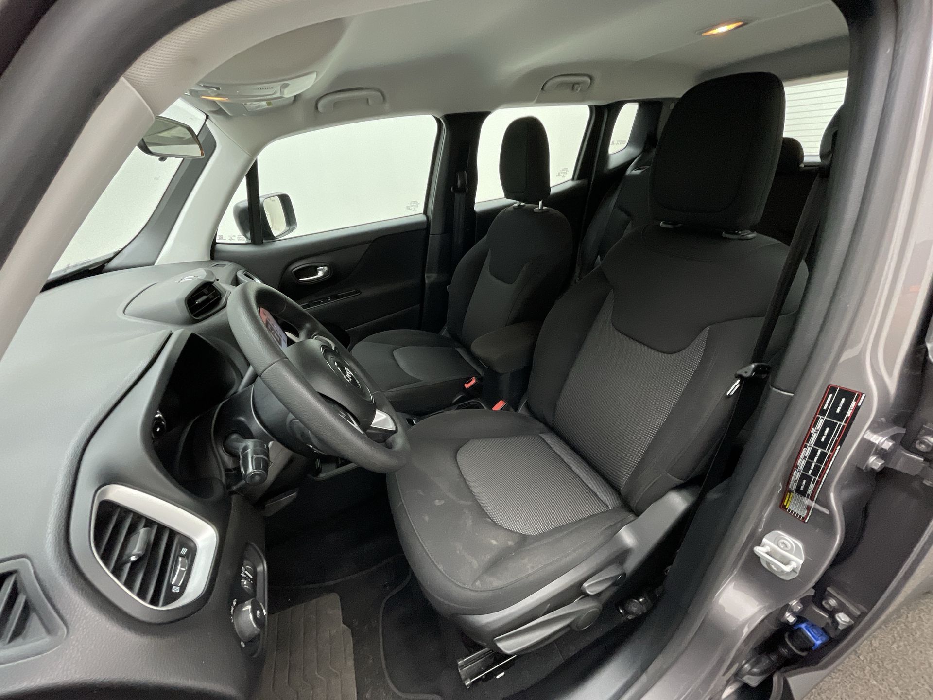 Jeep-RENEGADE-Renegade Sport 1.8 4x2 Flex 16V Aut.