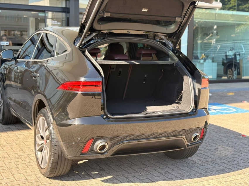 Jaguar-E-PACE-2.0 16V P250 FLEX R-DYNAMIC SE AWD AUTOMÁTICO