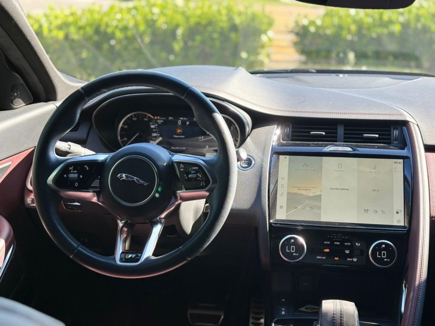 Jaguar-E-PACE-2.0 16V P250 FLEX R-DYNAMIC SE AWD AUTOMÁTICO