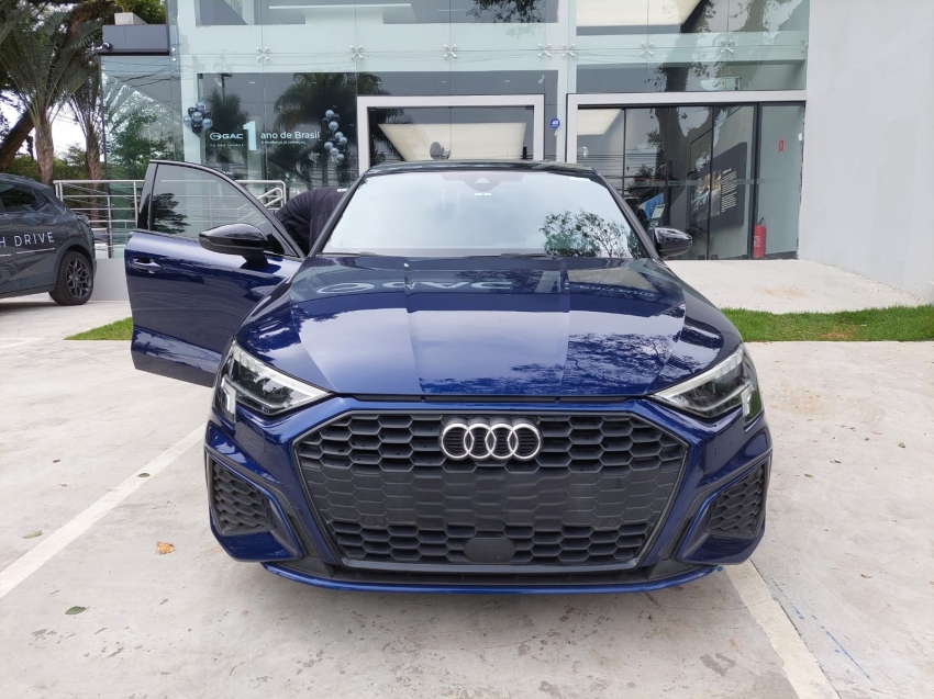 Audi-A3-2.0 40 TFSI MHEV SEDAN PERFORMANCE BLACK S-TRONIC