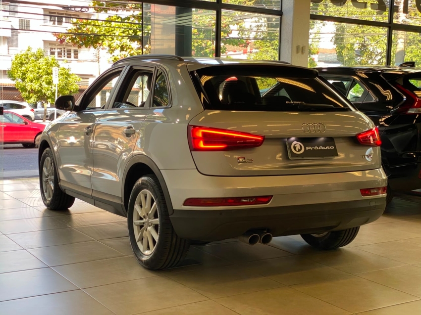 Audi-Q3-1.4 TFSI ATTRACTION GASOLINA 4P S TRONIC