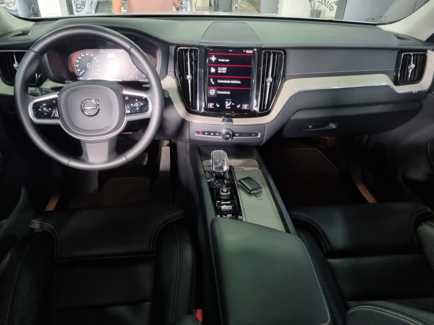 Volvo-XC60-2.0 T8 HYBRID INSCRIPTION AWD GEARTRONIC