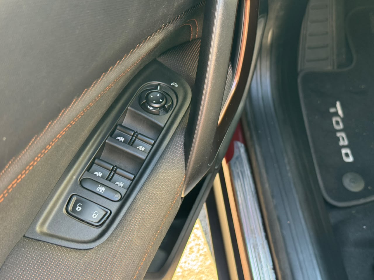 Fiat-TORO-Toro Volcano 2.4 16V Flex Aut.