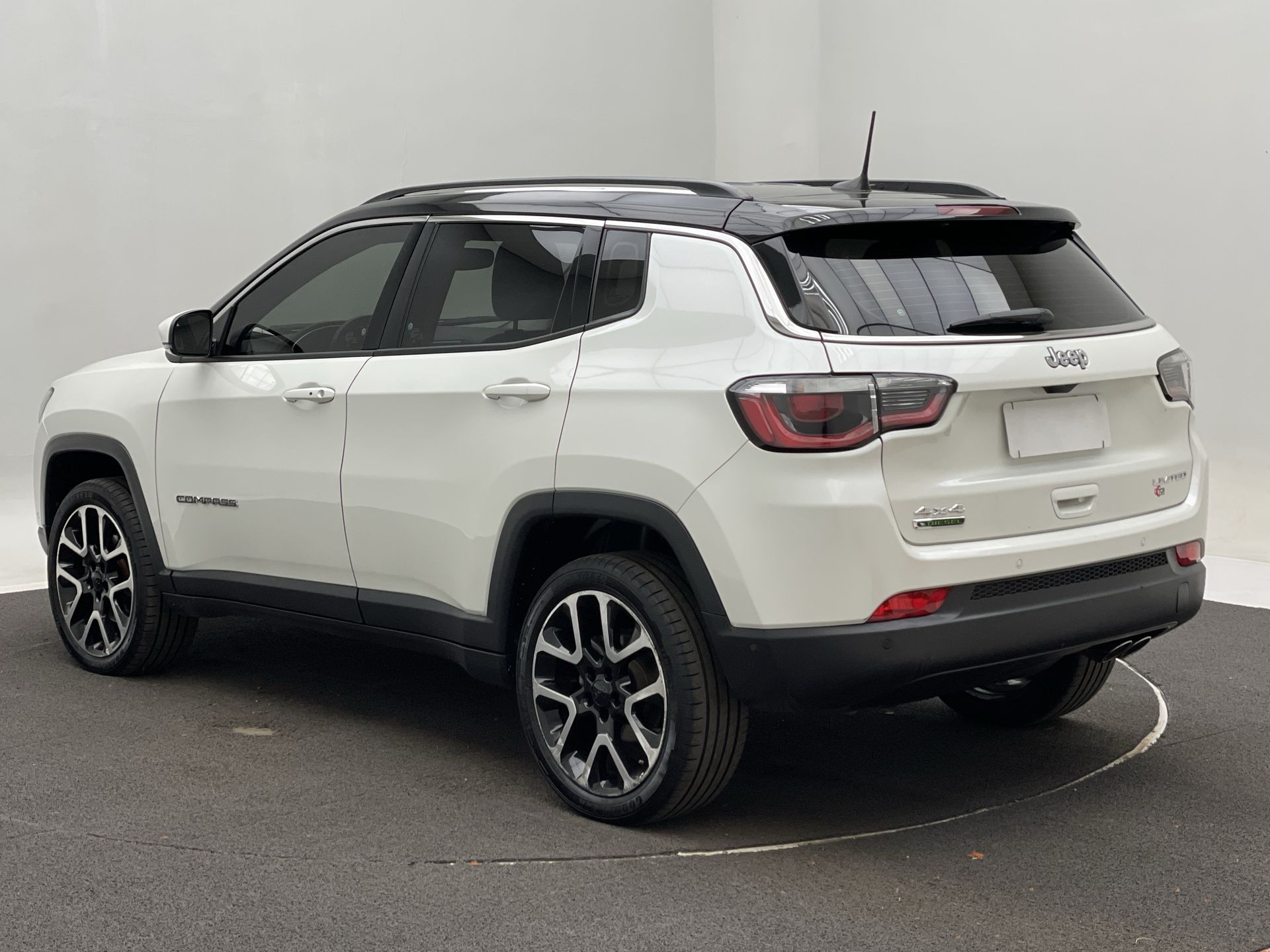 Jeep-COMPASS-COMPASS LIMITED 2.0 4x4 Diesel 16V Aut.