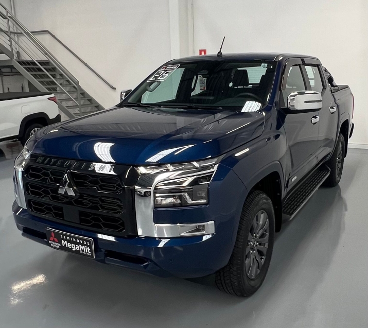 Mitsubishi-L200 TRITON-2.4 16V TURBO DIESEL SPORT HPE-S CD 4P 4X4 AUTOMÁTICO