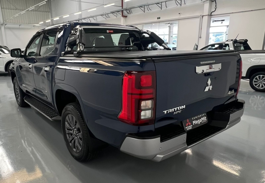 Mitsubishi-L200 TRITON-2.4 16V TURBO DIESEL SPORT HPE-S CD 4P 4X4 AUTOMÁTICO