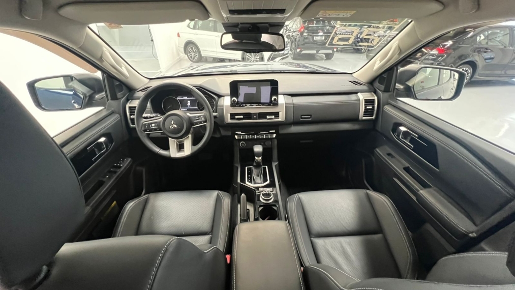 Mitsubishi-L200 TRITON-2.4 16V TURBO DIESEL SPORT HPE-S CD 4P 4X4 AUTOMÁTICO