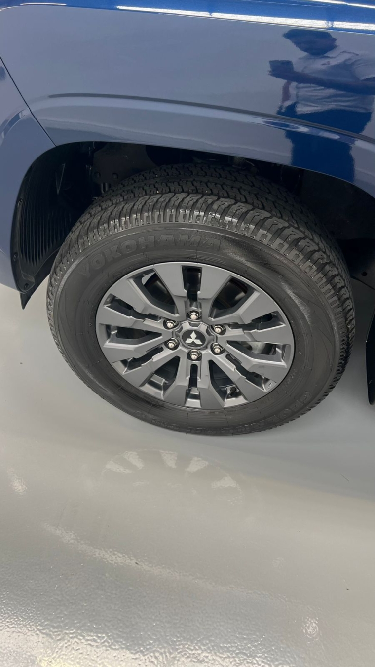 Mitsubishi-L200 TRITON-2.4 16V TURBO DIESEL SPORT HPE-S CD 4P 4X4 AUTOMÁTICO
