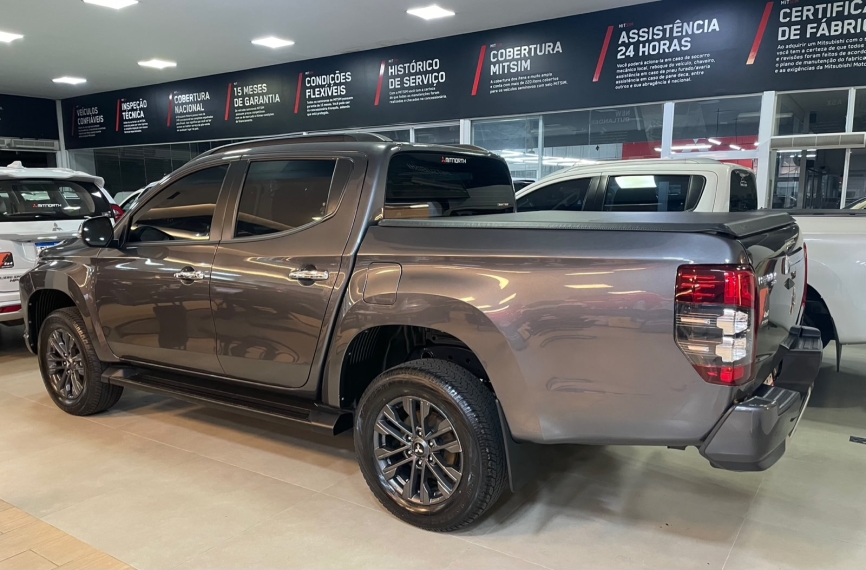 Mitsubishi-L200 TRITON-2.4 16V TURBO DIESEL SPORT HPE CD 4P 4X4 AUTOMÁTICO