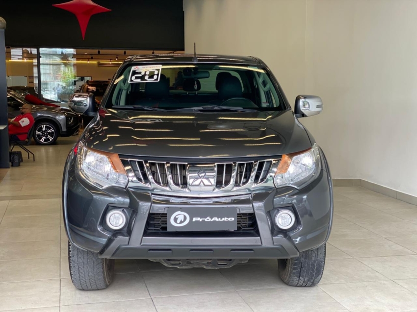 Mitsubishi-L200 TRITON-2.4 16V TURBO DIESEL SPORT HPE CD 4P 4X4 AUTOMÁTICO