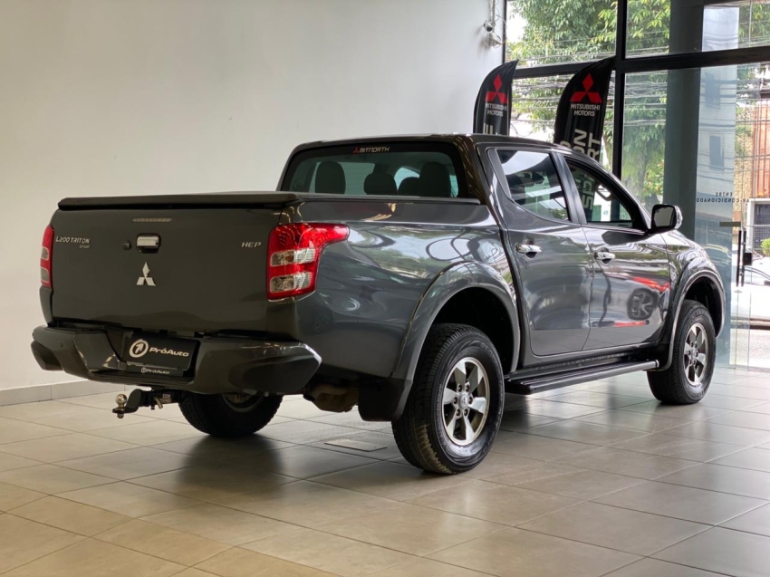 Mitsubishi-L200 TRITON-2.4 16V TURBO DIESEL SPORT HPE CD 4P 4X4 AUTOMÁTICO