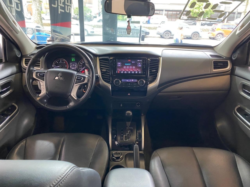Mitsubishi-L200 TRITON-2.4 16V TURBO DIESEL SPORT HPE CD 4P 4X4 AUTOMÁTICO