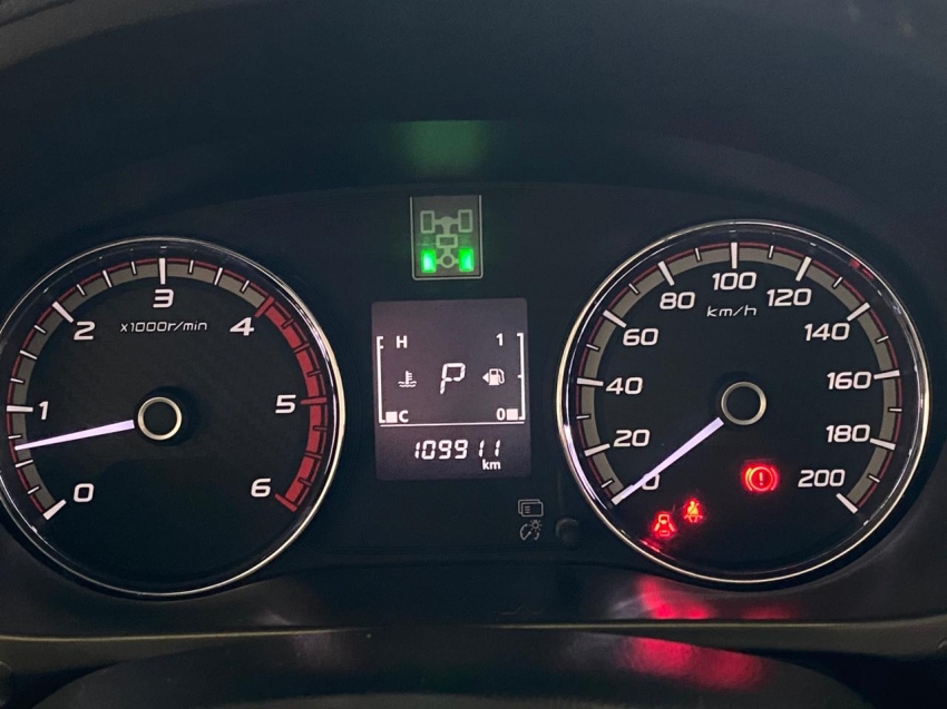 Mitsubishi-L200 TRITON-2.4 16V TURBO DIESEL SPORT HPE CD 4P 4X4 AUTOMÁTICO