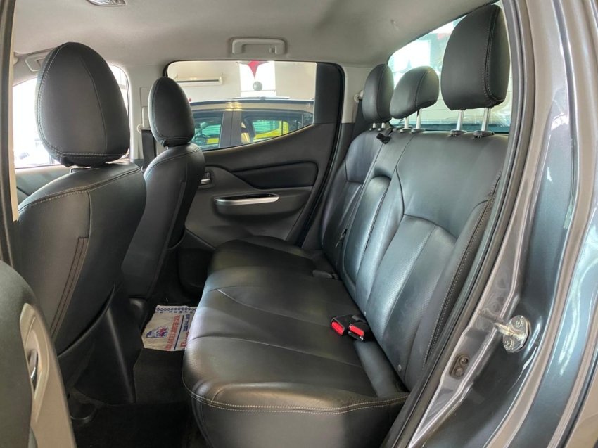 Mitsubishi-L200 TRITON-2.4 16V TURBO DIESEL SPORT HPE CD 4P 4X4 AUTOMÁTICO