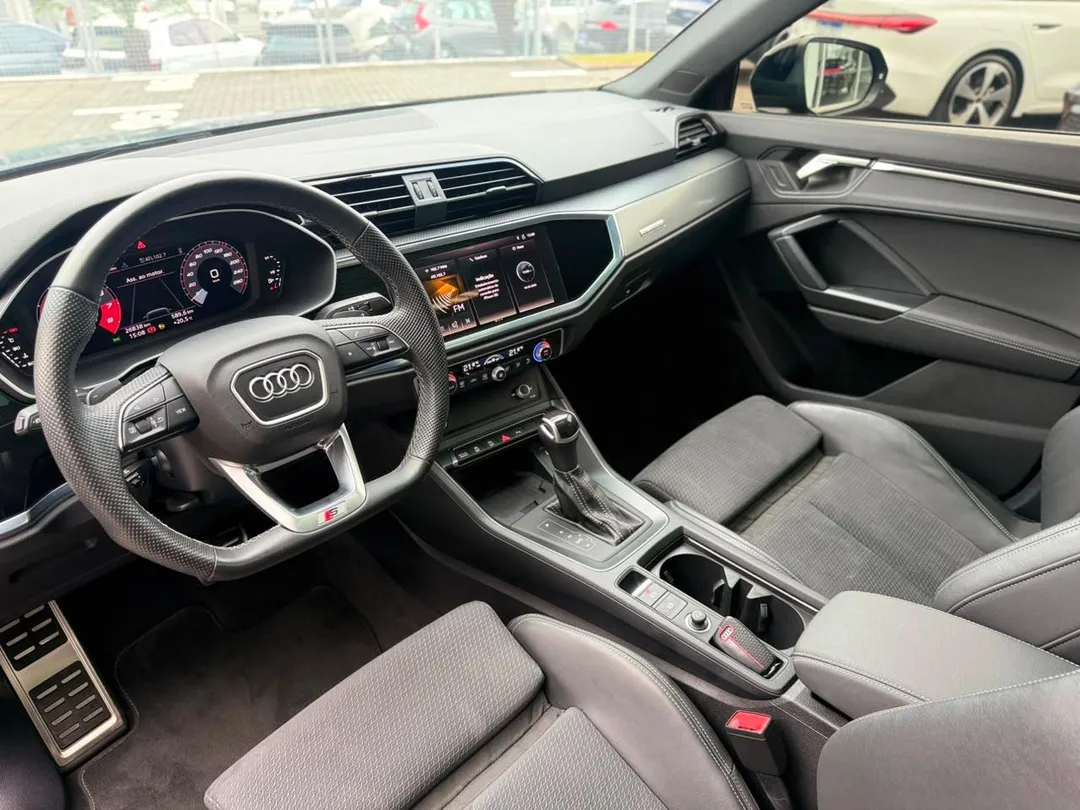 Audi-Q3-Q3 Perf. Black 2.0 TFSI Tiptr. Quattro
