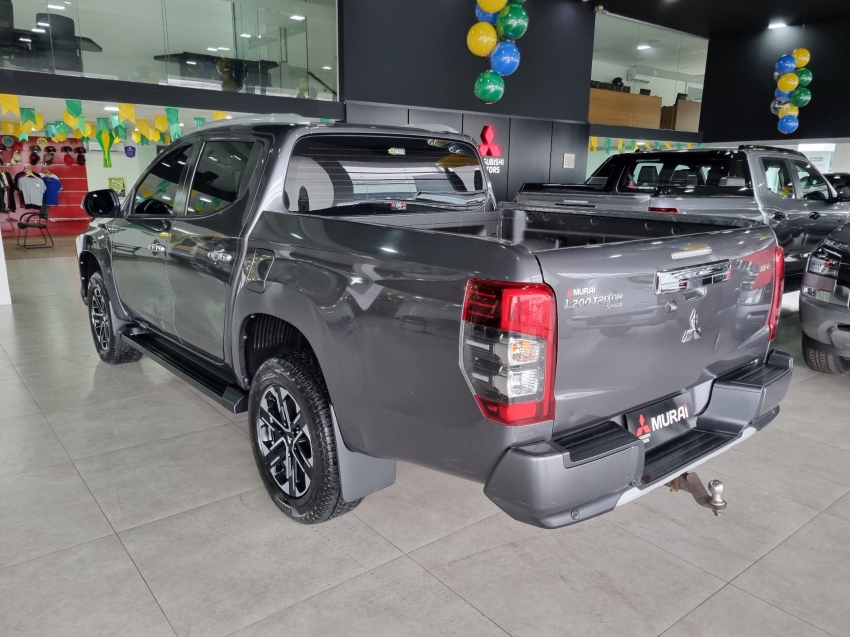 Mitsubishi-L200 TRITON-2.4 16V TURBO DIESEL SPORT HPE-S CD 4P 4X4 AUTOMÁTICO