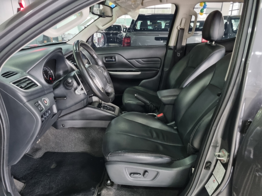 Mitsubishi-L200 TRITON-2.4 16V TURBO DIESEL SPORT HPE-S CD 4P 4X4 AUTOMÁTICO