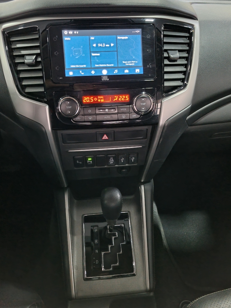 Mitsubishi-L200 TRITON-2.4 16V TURBO DIESEL SPORT HPE-S CD 4P 4X4 AUTOMÁTICO