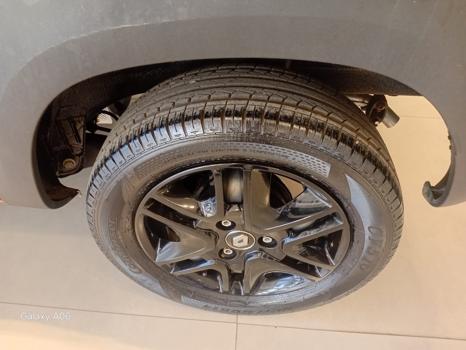 Renault-KWID-KWID OUTSIDER 1.0 Flex 12V 5p Mec.