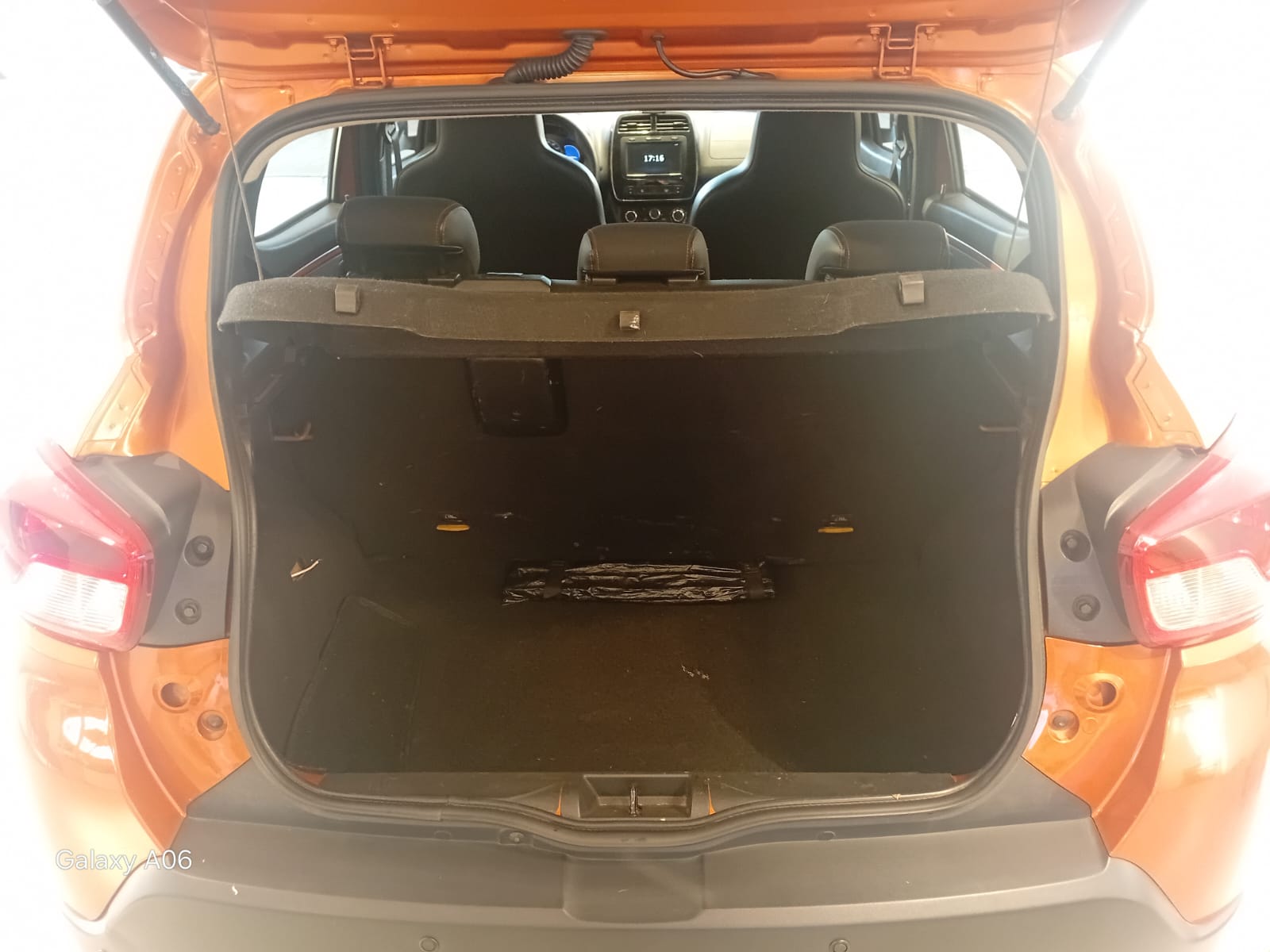 Renault-KWID-KWID OUTSIDER 1.0 Flex 12V 5p Mec.