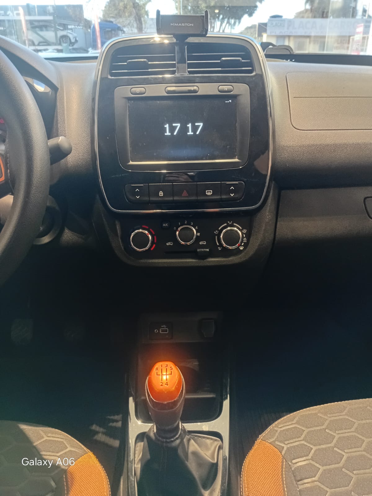 Renault-KWID-KWID OUTSIDER 1.0 Flex 12V 5p Mec.