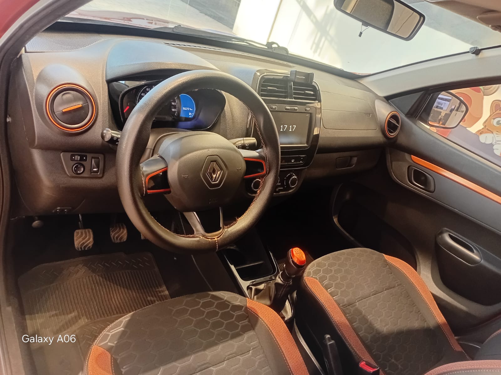 Renault-KWID-KWID OUTSIDER 1.0 Flex 12V 5p Mec.