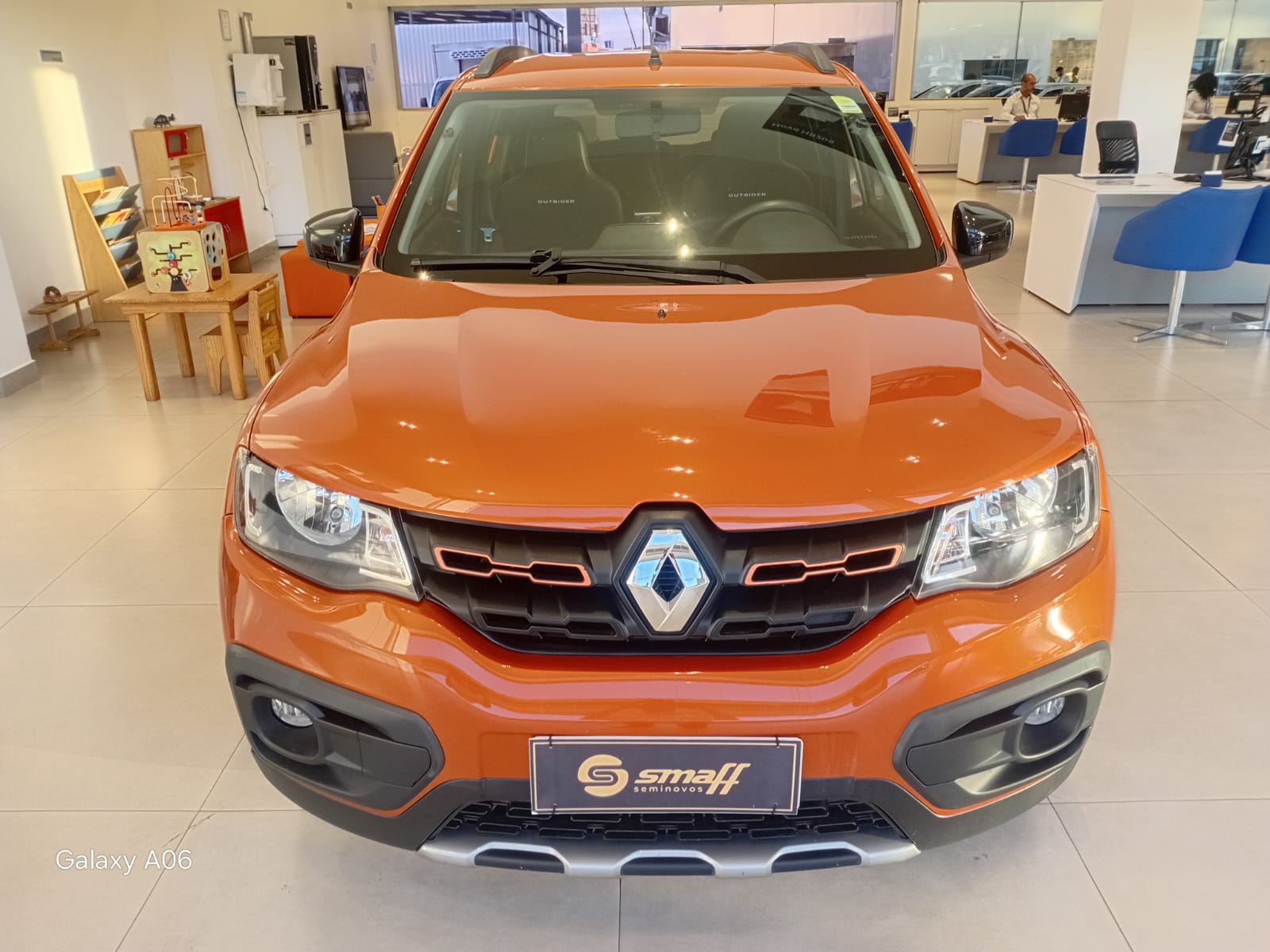 Renault-KWID-KWID OUTSIDER 1.0 Flex 12V 5p Mec.