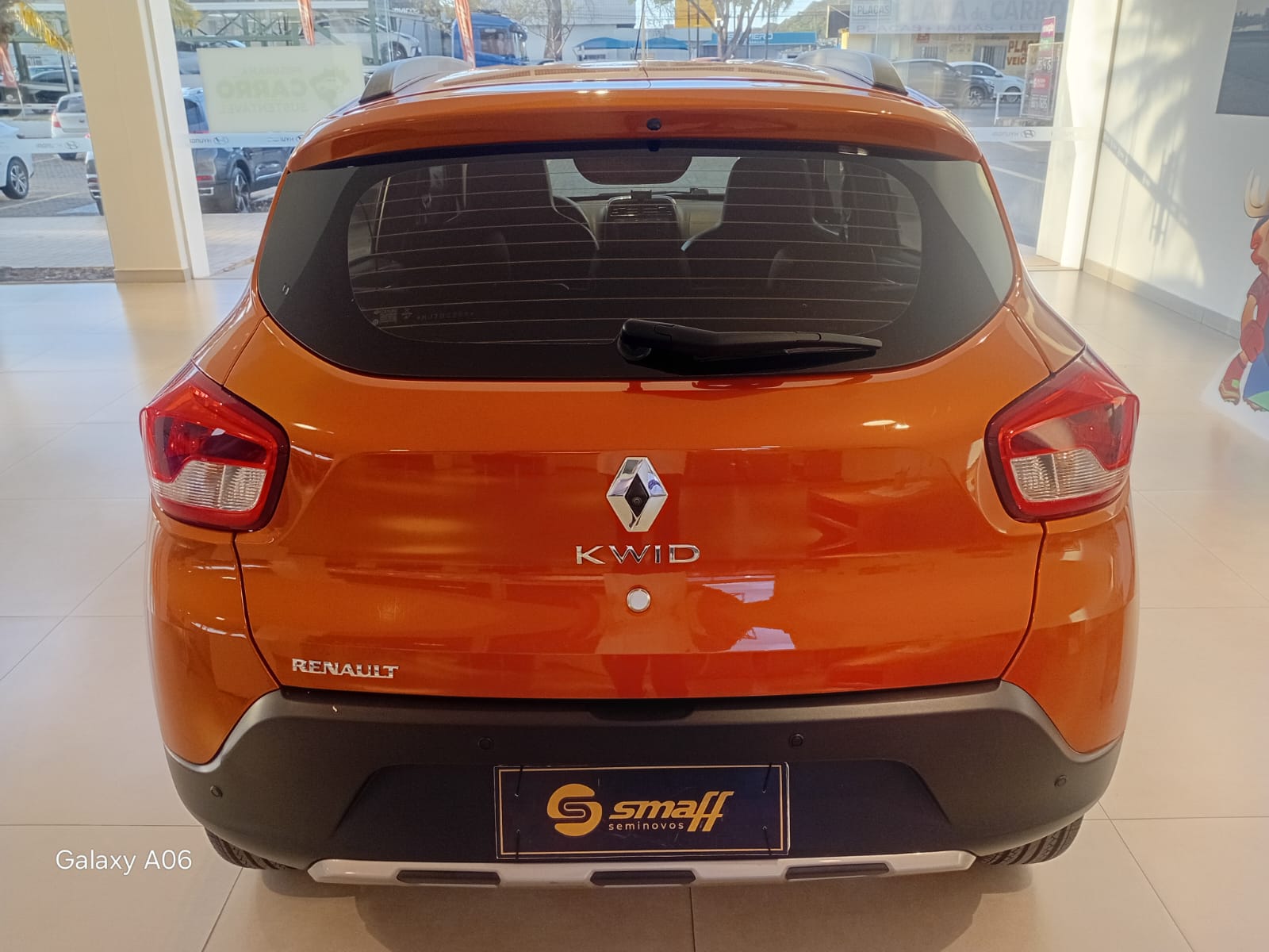 Renault-KWID-KWID OUTSIDER 1.0 Flex 12V 5p Mec.