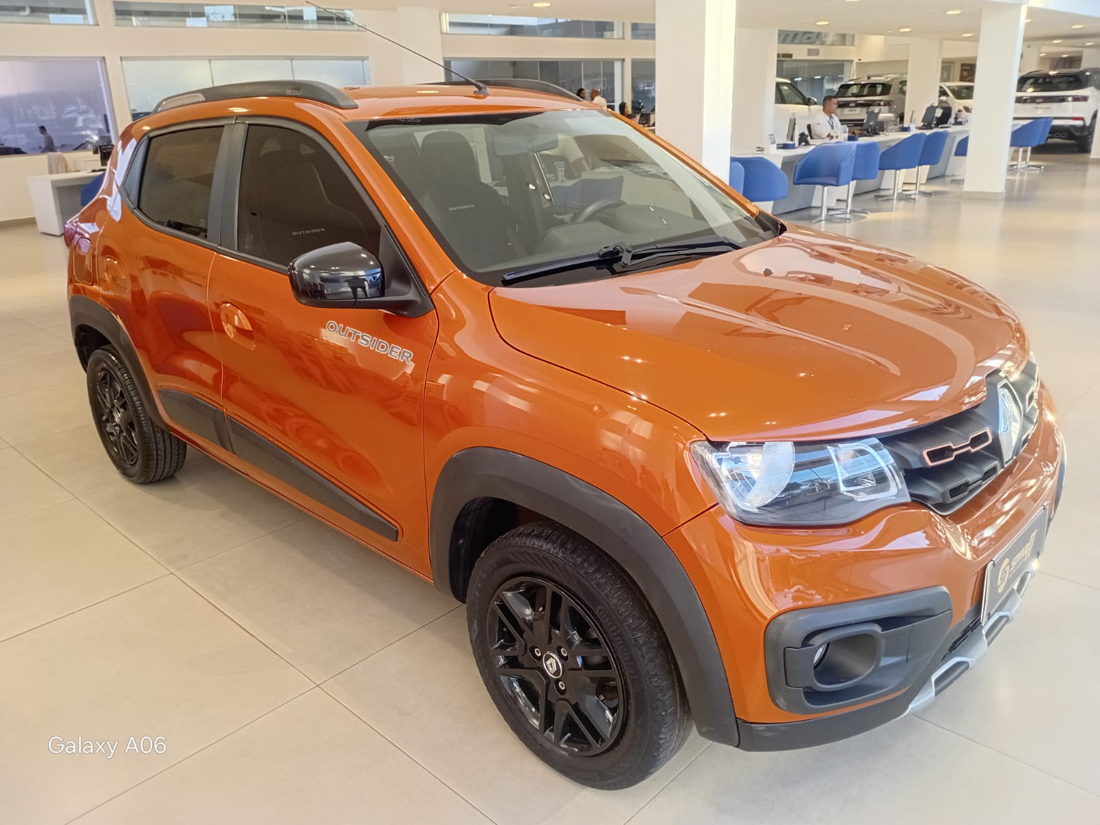 Renault-KWID-KWID OUTSIDER 1.0 Flex 12V 5p Mec.