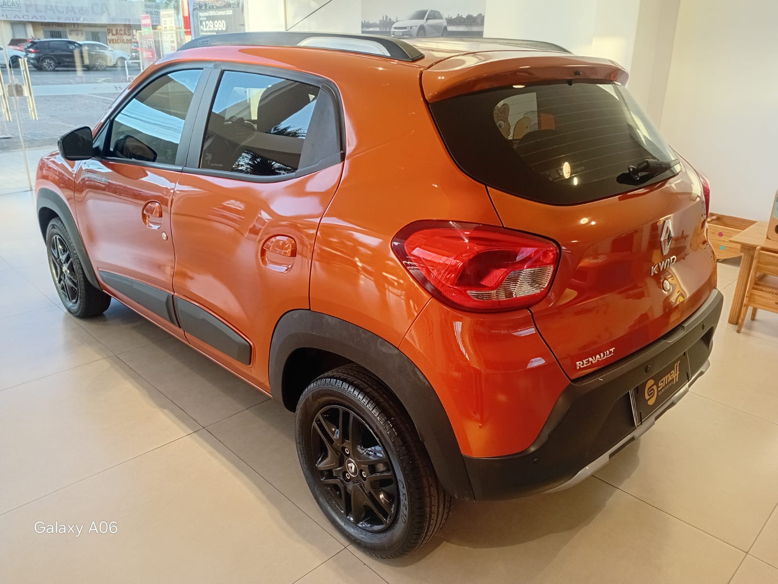 Renault-KWID-KWID OUTSIDER 1.0 Flex 12V 5p Mec.