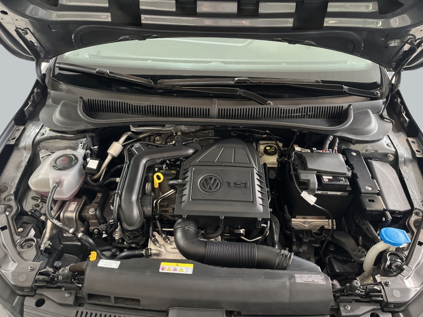 Volkswagen-POLO-1.0 170 TSI HIGHLINE AUTOMÁTICO