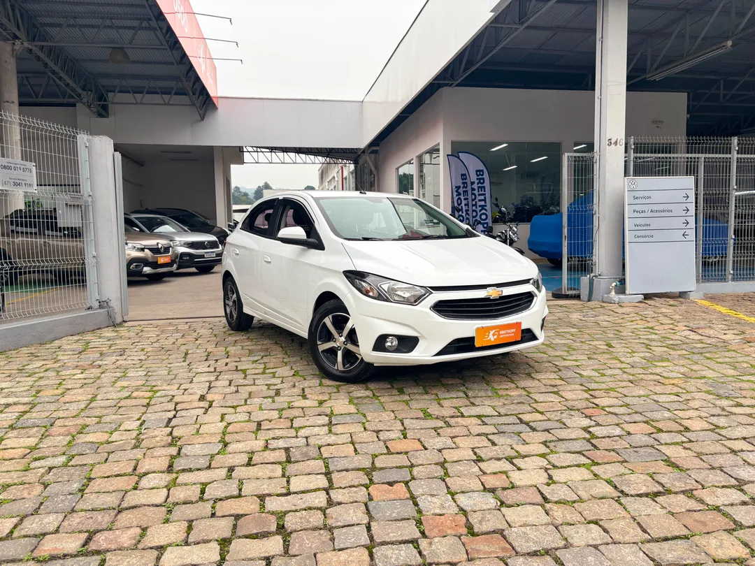 GM - Chevrolet-ONIX-ONIX HATCH LTZ 1.4 8V FlexPower 5p Mec.