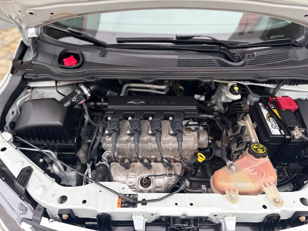 GM - Chevrolet-ONIX-ONIX HATCH LTZ 1.4 8V FlexPower 5p Mec.