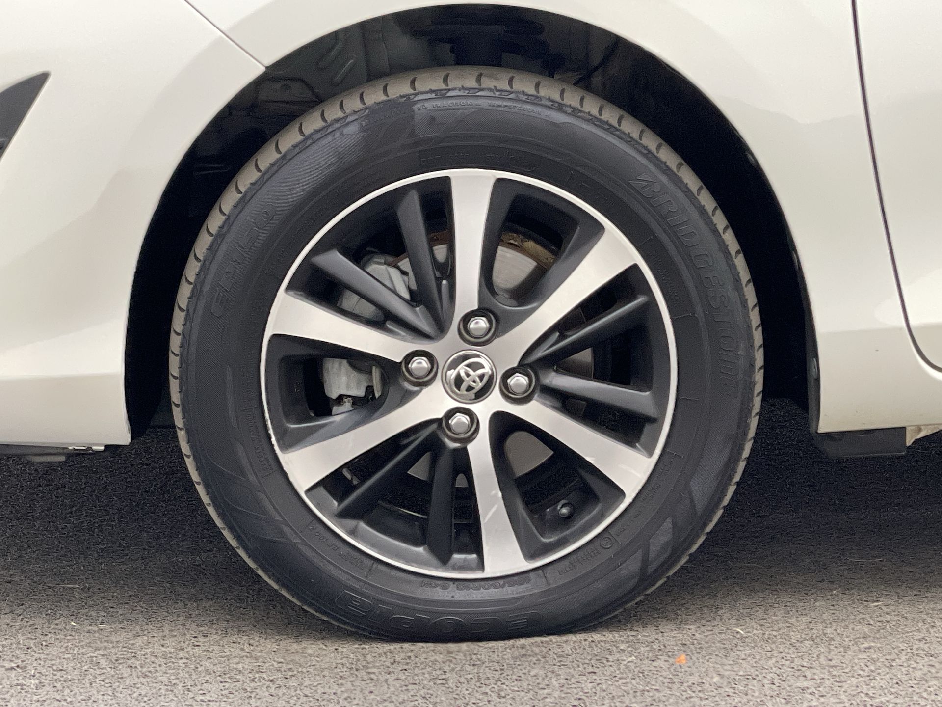 Toyota-YARIS-YARIS XLS Sedan 1.5 Flex 16V 4p Aut.