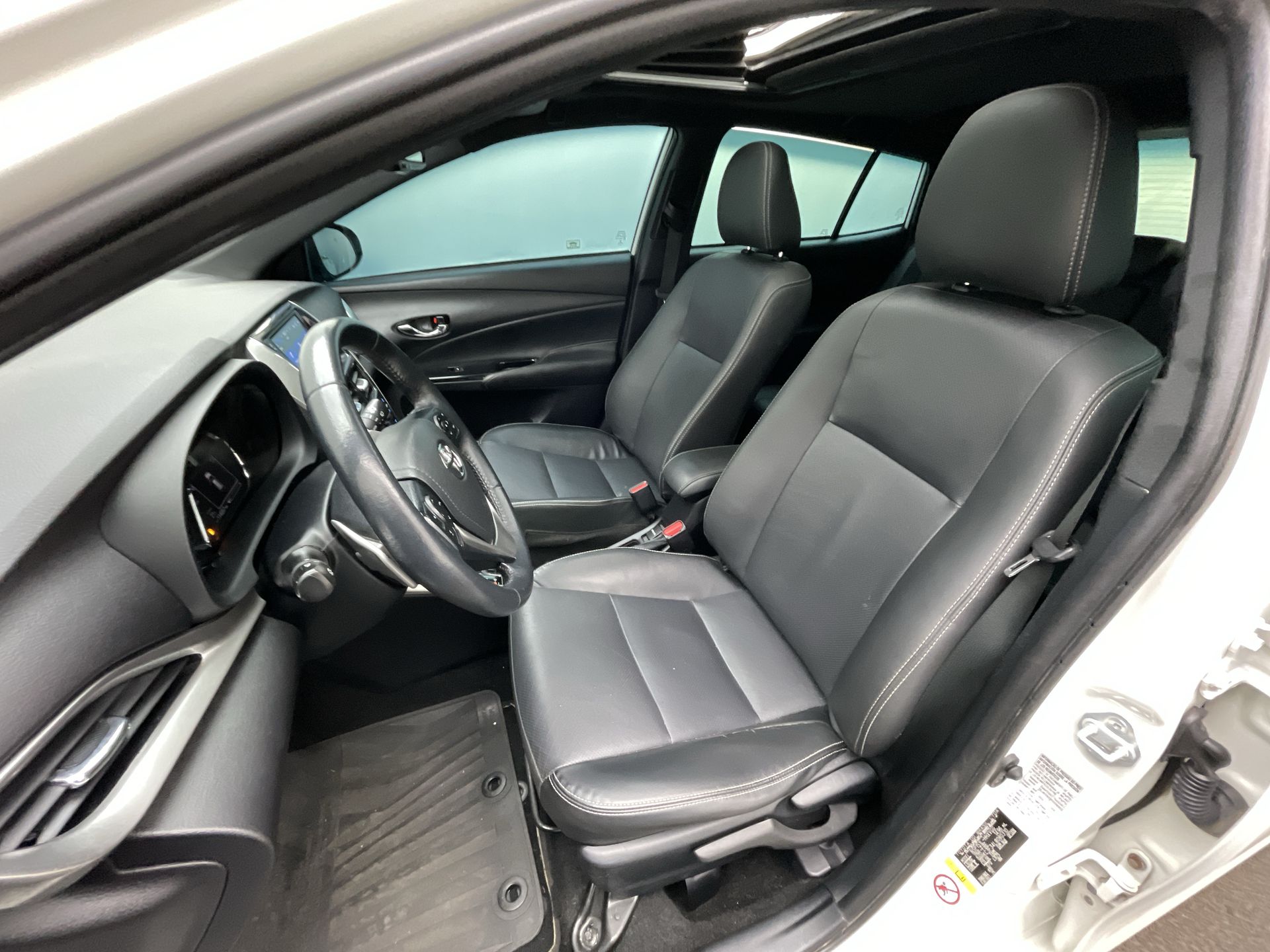 YARIS XLS Sedan 1.5 Flex 16V 4p Aut.