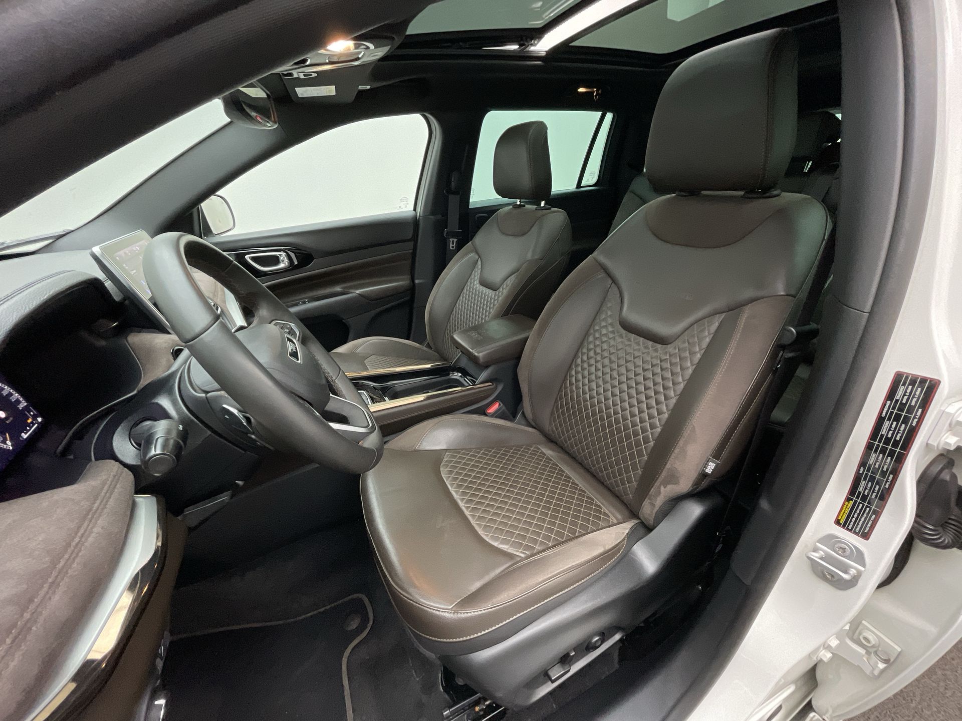 Jeep-COMMANDER-Commander Overland T270 1.3 TB Flex Aut.